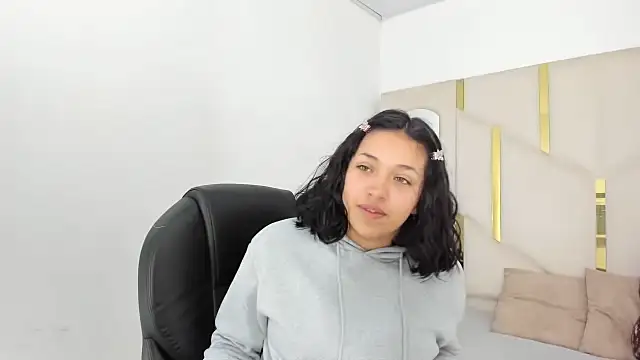 Snapshot of IsabellRodriguez18 chatting on 09-19-25, 02:37 IsabellRodriguez18 online show from 09-19-25, 02:37