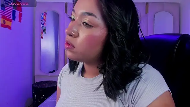 Snapshot of IsabellRodriguez18 chatting on 06-26-26, 04:29 IsabellRodriguez18 online show from 06-26-26, 04:29