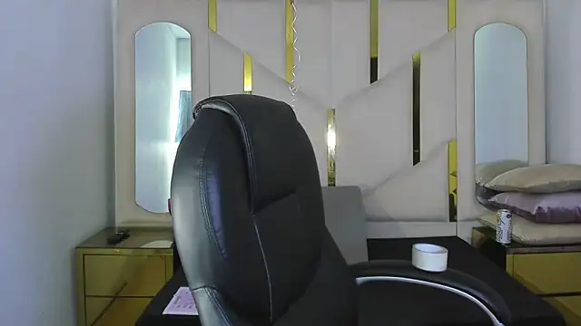 IsabellRodriguez18 online show from 02-01-26, 03:38