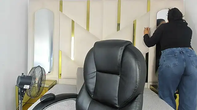 IsabellRodriguez18 online show from 11-13-25, 03:32