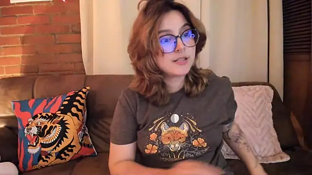Hazelbrownn2000 online show from 10-17-25, 11:28