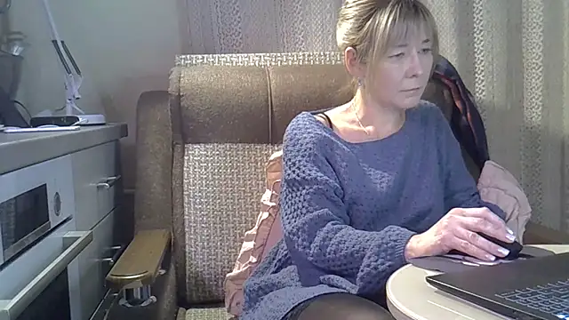 EllaJohnsonX online show from 01-18-26, 04:32