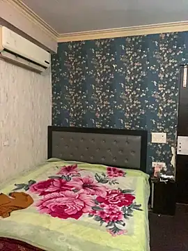 sunny49477 online show from 02-03-25, 12:36