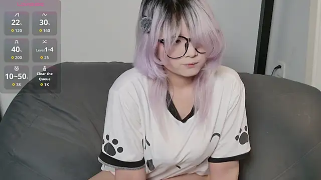 Yu UwU  online show from 04-18-26, 01:35