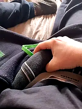 Snapshot of MaxiFabry chatting on 02-07-25, 10:19 MaxiFabry online show from 02-07-25, 10:19