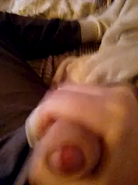 Snapshot of MaxiFabry chatting on 10-29-25, 09:14 MaxiFabry online show from 10-29-25, 09:14