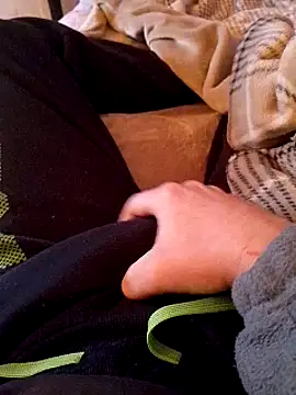 Snapshot of MaxiFabry chatting on 02-13-25, 08:45 MaxiFabry online show from 02-13-25, 08:45