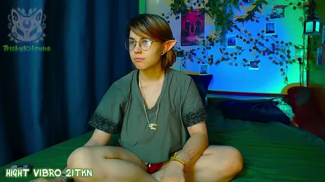 TrickyKitsune online show from 05-18-26, 04:01