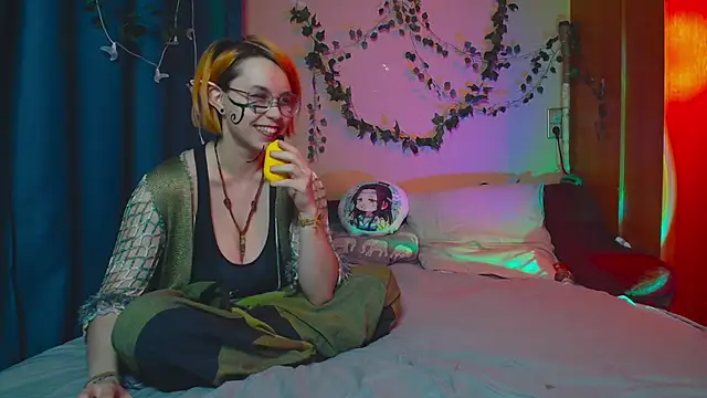 TrickyKitsune online show from 03-21-25, 04:40