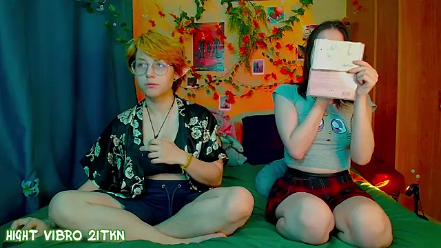 TrickyKitsune online show from 10-03-25, 09:22