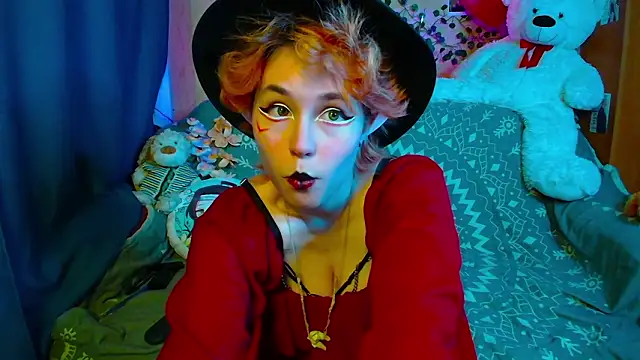 TrickyKitsune online show from 02-12-26, 04:18