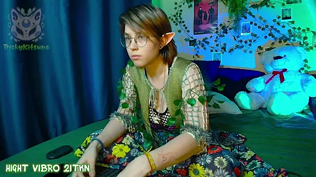 TrickyKitsune online show from 05-21-26, 02:58