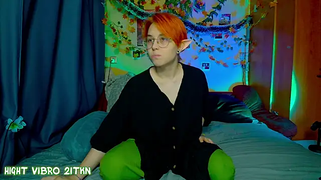 TrickyKitsune online show from 12-04-25, 01:21