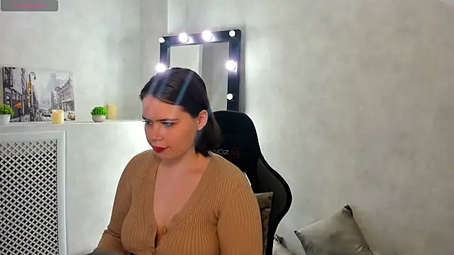 Snapshot of EricaElliott chatting on 02-26-25, 01:03 EricaElliott online show from 02-26-25, 01:03