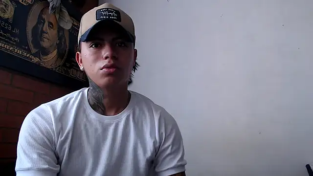 Snapshot of Thiago_x_Sahara chatting on 01-17-25, 12:31 Thiago x Sahara online show from 01-17-25, 12:31