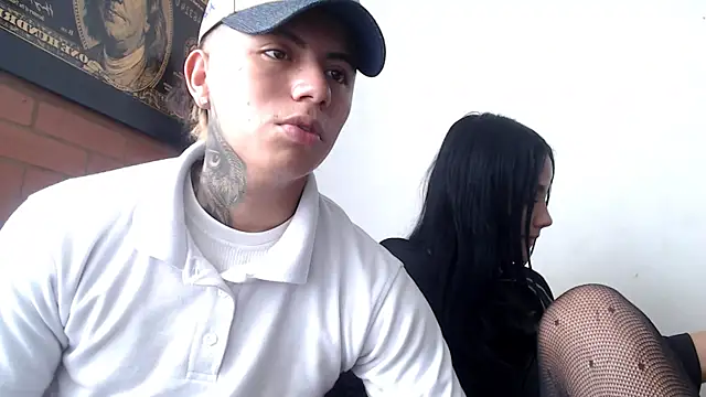 Snapshot of Thiago_x_Sahara chatting on 01-05-25, 06:02 Thiago x Sahara online show from 01-05-25, 06:02