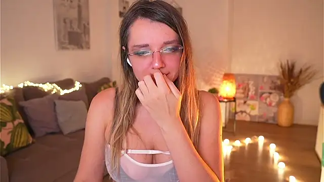 Snapshot of Magnetic_Amy chatting on 03-04-26, 01:19 Magnetic Amy online show from 03-04-26, 01:19