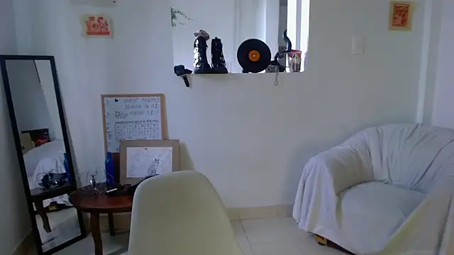 Snapshot of Maam_Ine chatting on 06-07-26, 01:27 Maam Ine online show from 06-07-26, 01:27