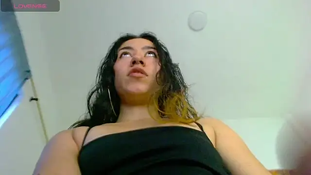 Snapshot of Maam_Ine chatting on 05-25-26, 11:14 Maam Ine online show from 05-25-26, 11:14