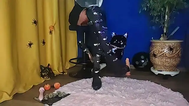 Jennifer Braun online show from 10-24-25, 06:07