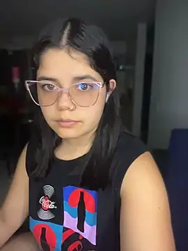pretty angela1 online show from 05-17-26, 12:43