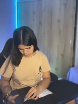 pretty angela1 online show from 04-16-26, 04:13