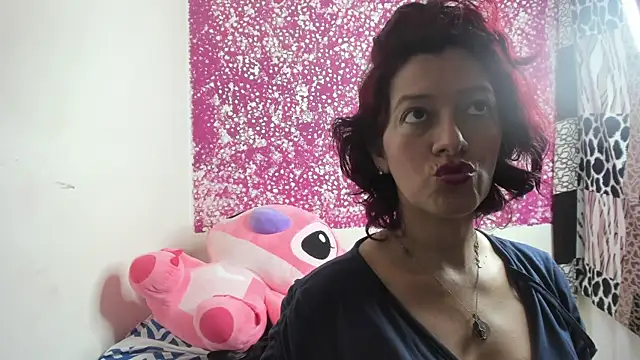 Snapshot of Laura_hellss chatting on 10-24-25, 10:31 Laura hellss online show from 10-24-25, 10:31