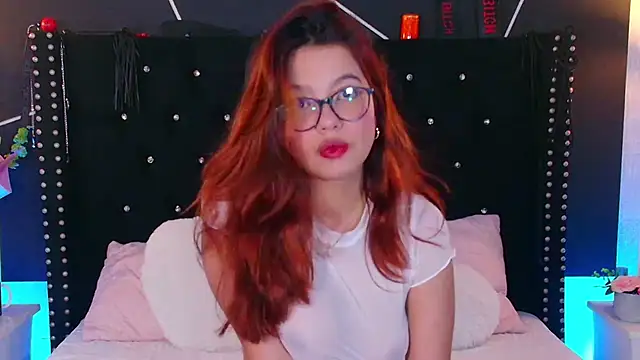 Snapshot of EmiF26 chatting on 02-24-25, 08:03 EmiF26 online show from 02-24-25, 08:03