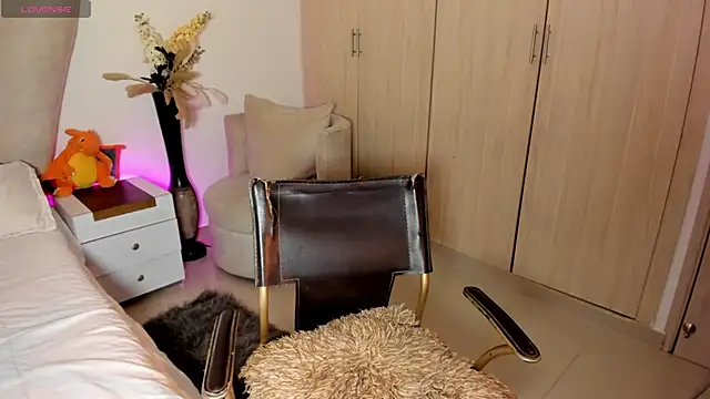 rachaeldeckard   online show from 09-21-25, 05:23