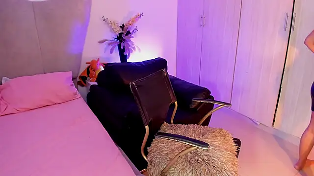 rachaeldeckard   online show from 11-07-25, 03:00