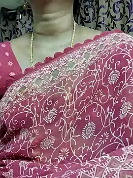 Snapshot of kavi-99 chatting on 06-08-26, 04:40 kavi-99 online show from 06-08-26, 04:40