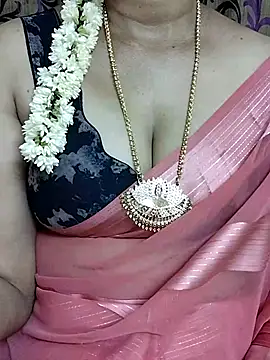 Snapshot of kavi-99 chatting on 06-12-26, 05:32 kavi-99 online show from 06-12-26, 05:32
