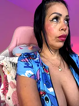 Snapshot of KarolRubi1 chatting on 09-30-25, 10:05 KarolRubi1 online show from 09-30-25, 10:05