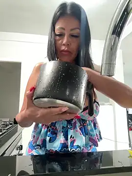 Snapshot of KarolRubi1 chatting on 03-11-25, 04:29 KarolRubi1 online show from 03-11-25, 04:29