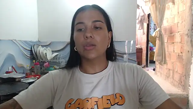 Snapshot of Coral0403 chatting on 07-08-26, 07:14 Coral0403 online show from 07-08-26, 07:14