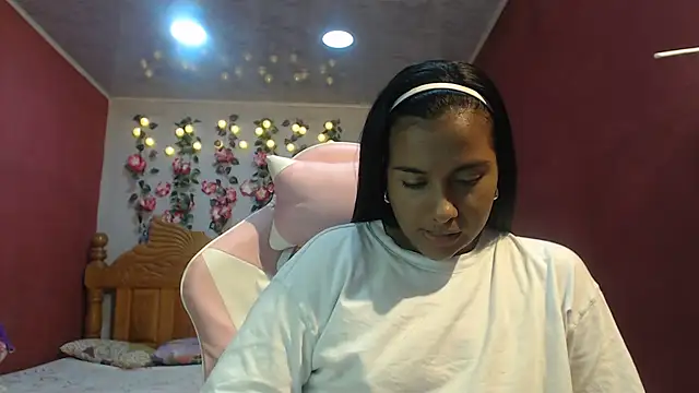Snapshot of Coral0403 chatting on 07-17-26, 07:55 Coral0403 online show from 07-17-26, 07:55