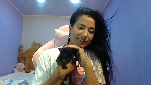 Coral0403 online show from 11-05-25, 06:55