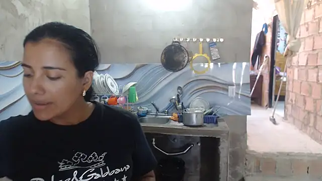 Snapshot of Coral0403 chatting on 06-20-26, 04:56 Coral0403 online show from 06-20-26, 04:56