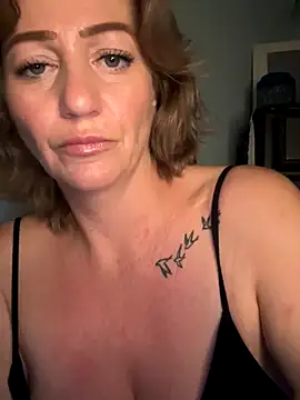 AlessasRoom online show from 10-07-25, 08:37