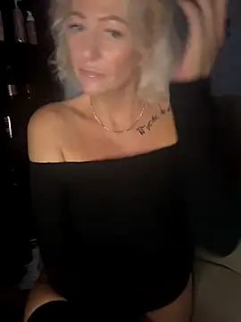 AlessasRoom online show from 09-26-25, 06:31