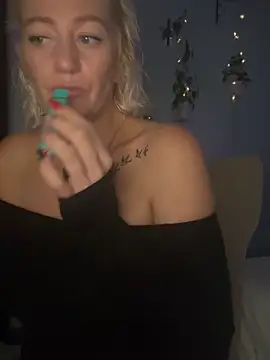 AlessasRoom online show from 09-25-25, 08:42