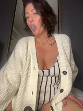 AlessasRoom online show from 11-13-25, 10:35