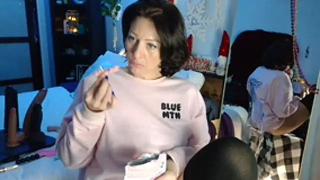 AlessasRoom online show from 12-05-25, 04:44