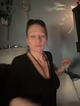 Snapshot of AlessasRoom chatting on 02-05-26, 04:52 AlessasRoom online show from 02-05-26, 04:52