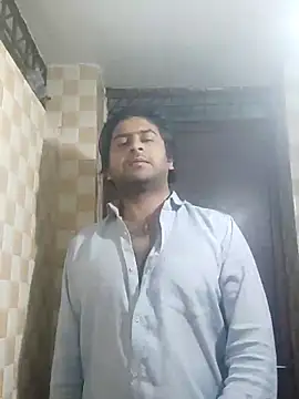 Snapshot of indihotguy chatting on 02-13-25, 08:34 indihotguy online show from 02-13-25, 08:34