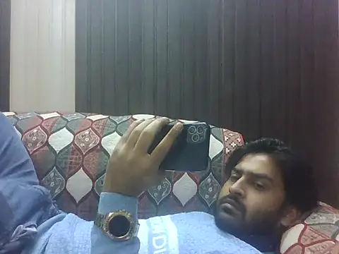 indihotguy online show from 12-01-25, 11:55