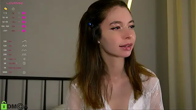 Snapshot of LittleOriana chatting on 09-28-25, 02:51 LittleOriana online show from 09-28-25, 02:51