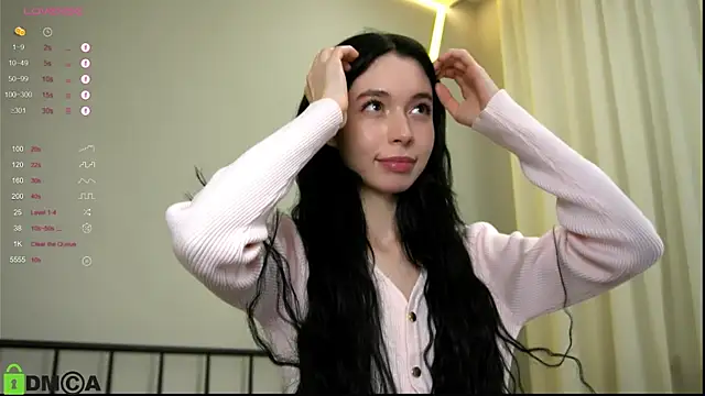 Snapshot of LittleOriana chatting on 10-18-25, 09:50 LittleOriana online show from 10-18-25, 09:50