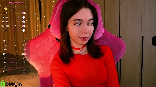 Snapshot of LittleOriana chatting on 03-13-25, 01:43 LittleOriana online show from 03-13-25, 01:43