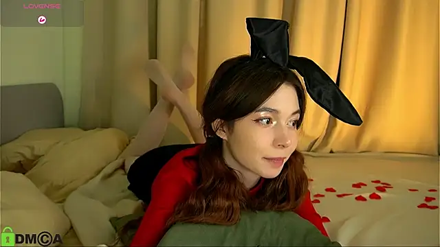 Snapshot of LittleOriana chatting on 02-13-25, 11:37 LittleOriana online show from 02-13-25, 11:37